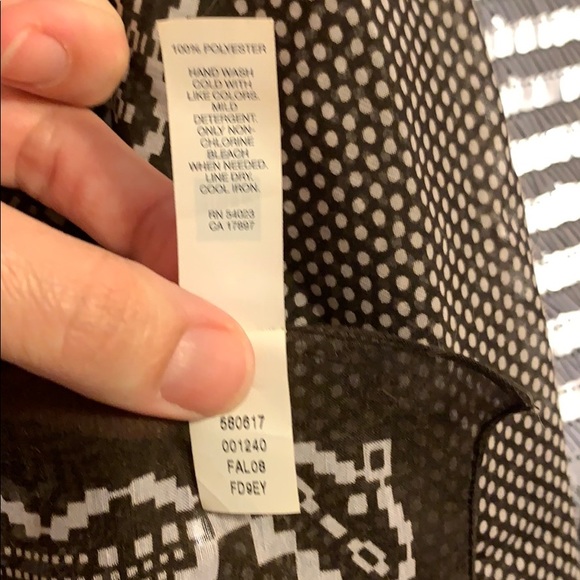 NWOT Gap Chocolate & Ivory Geometric-Print Scarf! - Picture 4 of 5